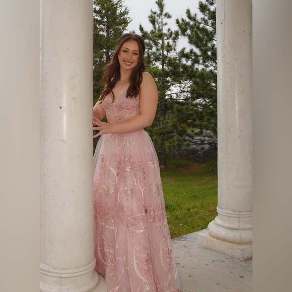 Hey! I’m Bryanna - Picture 2 of 3